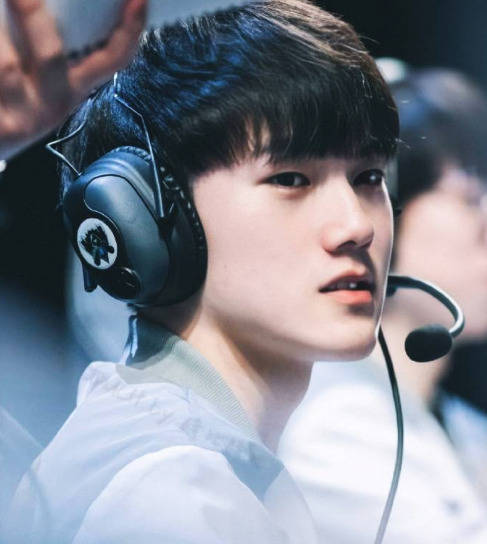 少年们从个 少年们从个